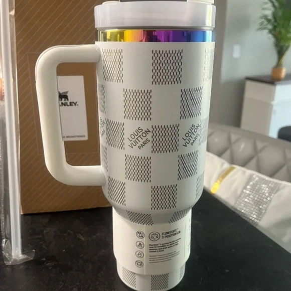 Stanley White Checkered Designer Patterned 40 OZ Tumbler - Picture 3 of 5